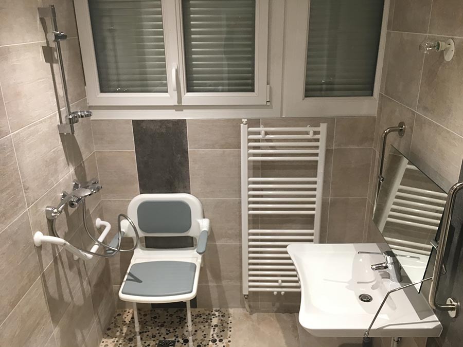 Réalisation d’une salle de bain accessible